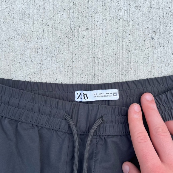 Zara Charcoal Nylon Cargo Pants. Size S - Picture 2 of 2